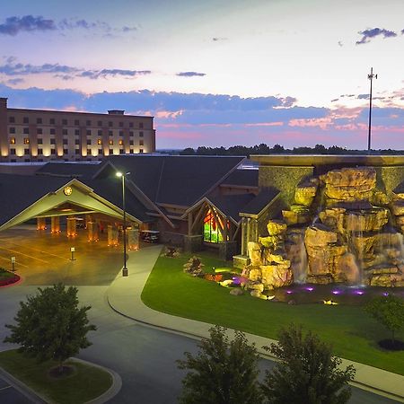 Cherokee Casino West Siloam Springs Resort Bagian luar foto