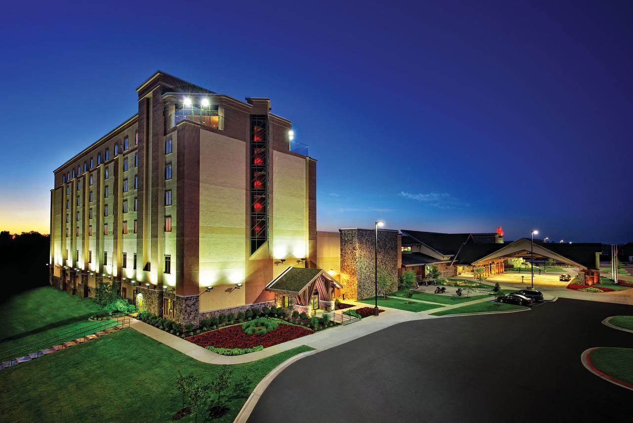 Cherokee Casino West Siloam Springs Resort Bagian luar foto
