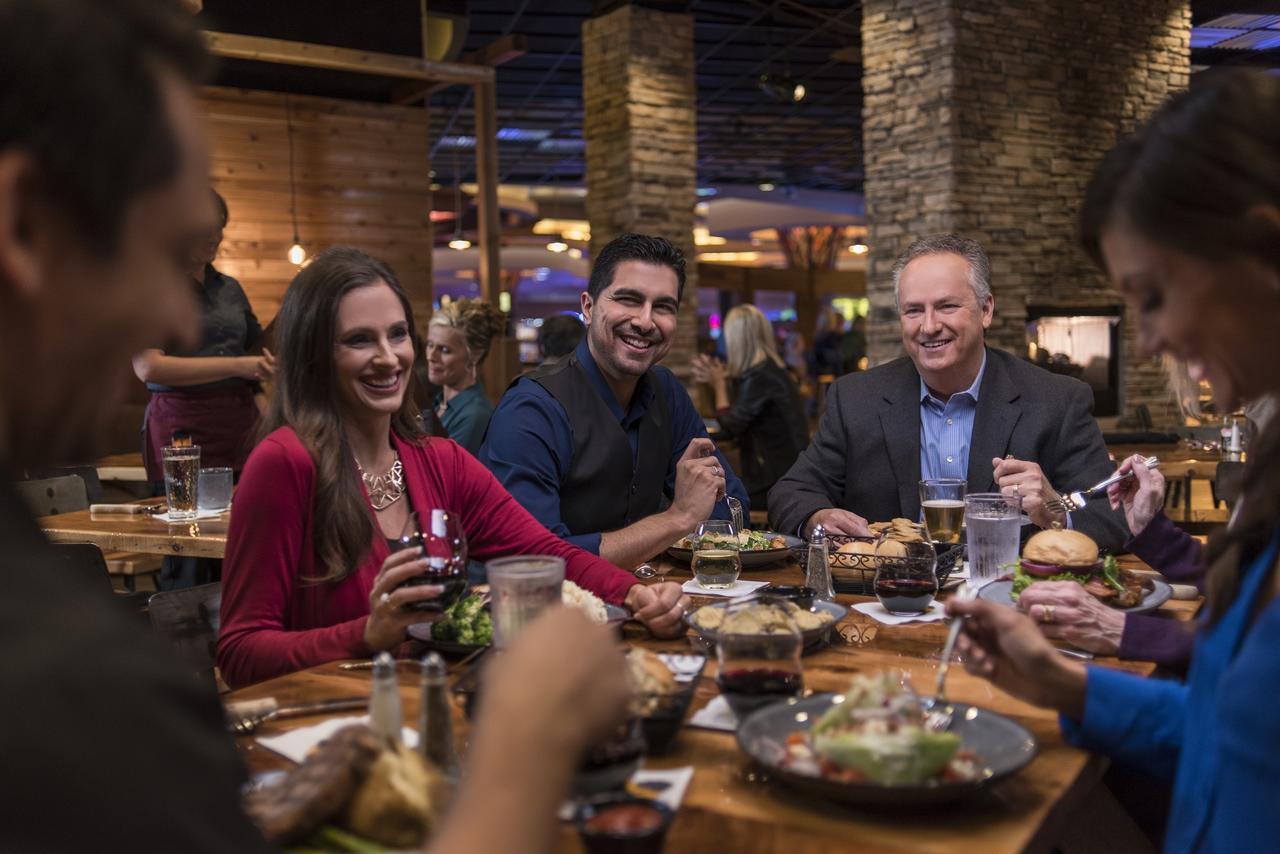 Cherokee Casino West Siloam Springs Resort Bagian luar foto